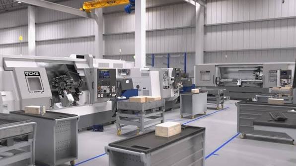 CNC talaş taşıma PVC konveyör bant götürücülü profilli çözümleri. Flights profilli, yağ dayanımlı, aşınmaya dirençli, özel ölçü üretim PVC konveyör bant sistemleri.